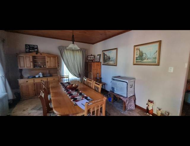 4 BEDROOM HOUSE FOR SALE IN DORINGKLOOF